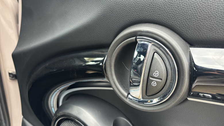 MINI Cooper 1.5 C Sport 5dr Auto Petrol Hatchback